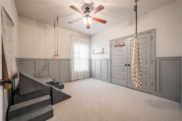 6410 S 35th Street, Rogers, AR 72758