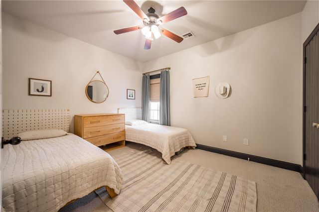 6410 S 35th Street, Rogers, AR 72758