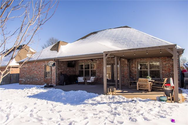 6410 S 35th Street, Rogers, AR 72758