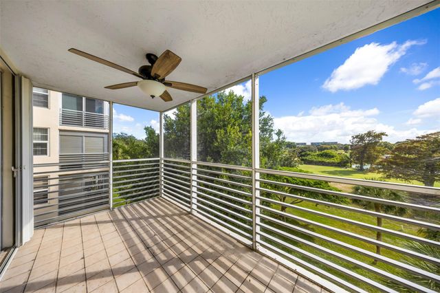 3520 Oaks Way 406, Pompano Beach, FL 33069