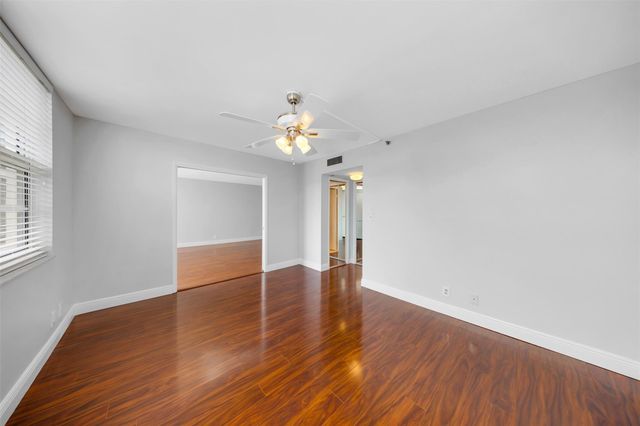 3520 Oaks Way 406, Pompano Beach, FL 33069