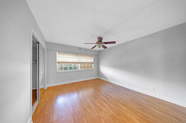 3520 Oaks Way 406, Pompano Beach, FL 33069