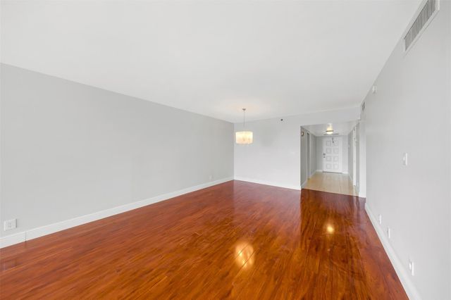 3520 Oaks Way 406, Pompano Beach, FL 33069