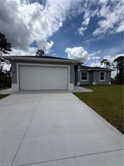 846 Runble ST E, Lehigh Acres, FL 33974