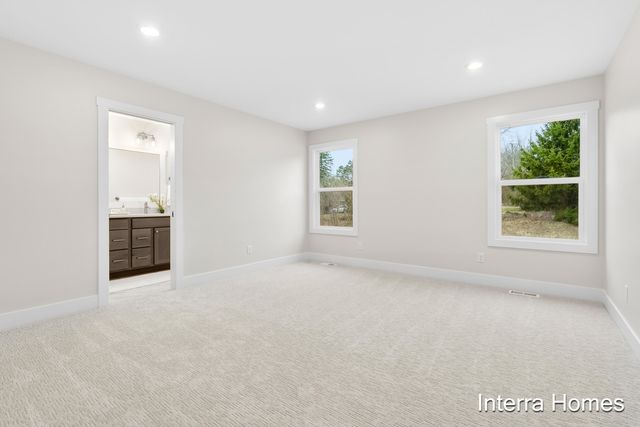 1577 N Village Circle, Kalamazoo, MI 49009