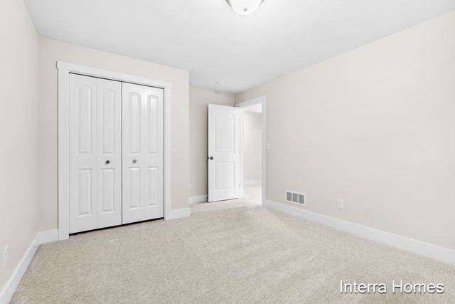 1577 N Village Circle, Kalamazoo, MI 49009