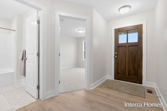 1577 N Village Circle, Kalamazoo, MI 49009
