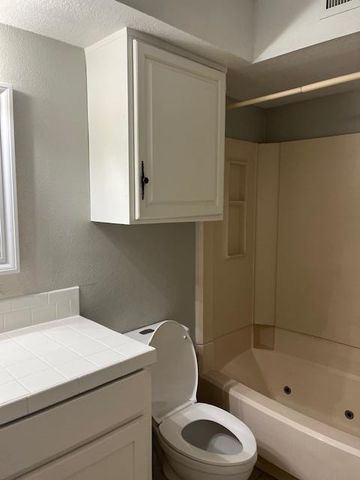 14405 N pennsylvania Avenue 6N, Oklahoma City, OK 73134