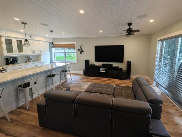 163 SEABREEZE Circle, Jupiter, FL 33477