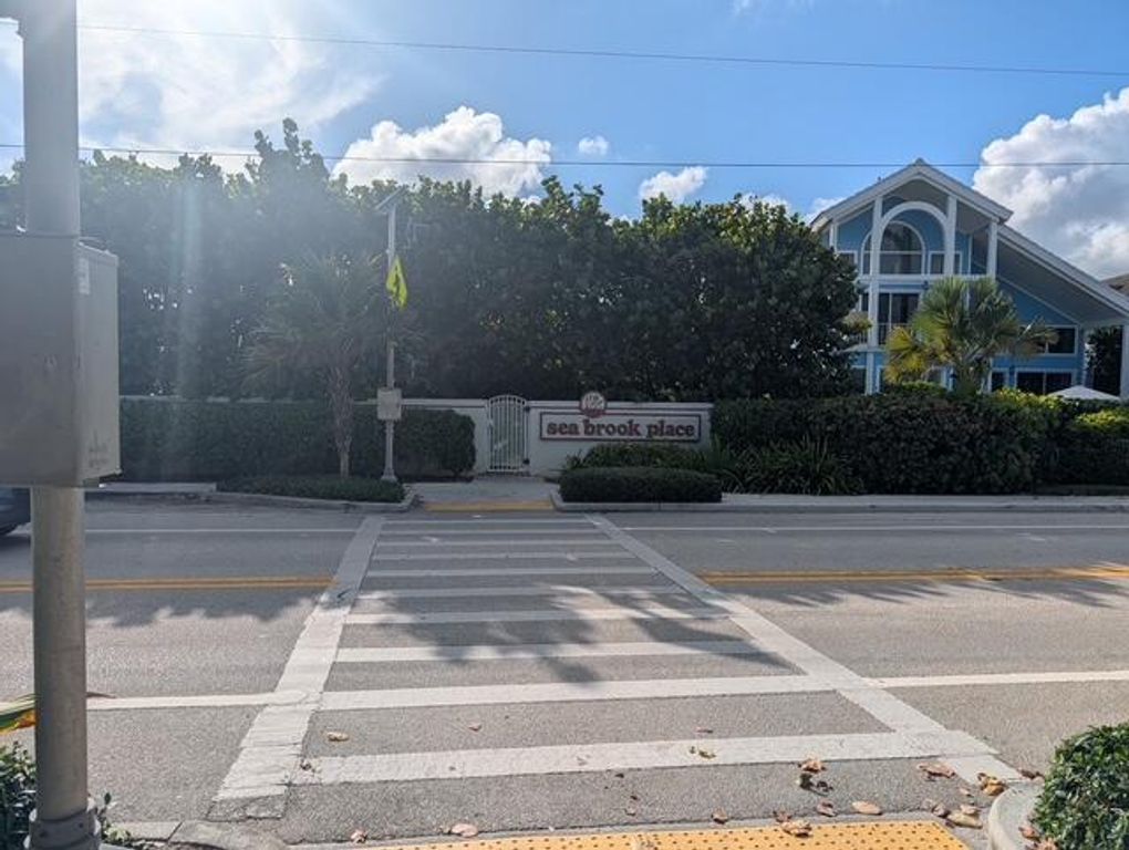 163 SEABREEZE Circle, Jupiter, FL 33477