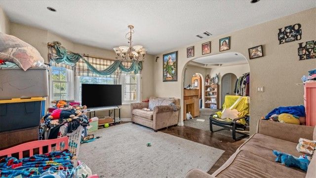 2681 Valencia Avenue, San Bernardino, CA 92404