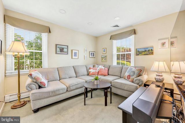 18 GLENN CIR, Glenside, PA 19038