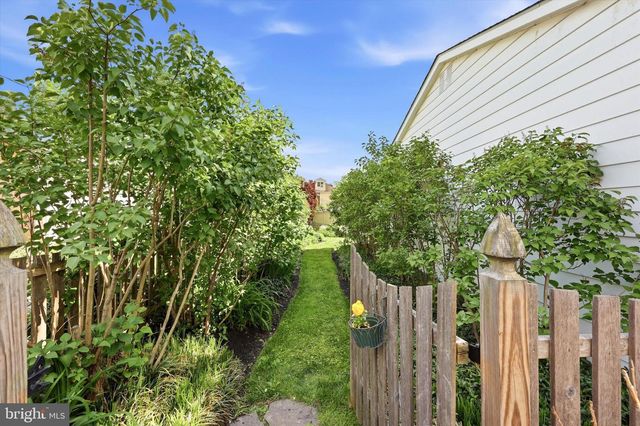 18 GLENN CIR, Glenside, PA 19038