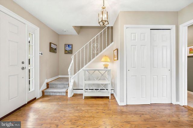 18 GLENN CIR, Glenside, PA 19038