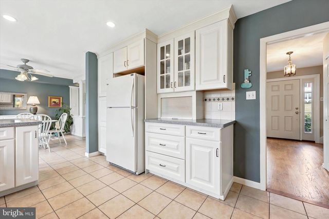 18 GLENN CIR, Glenside, PA 19038