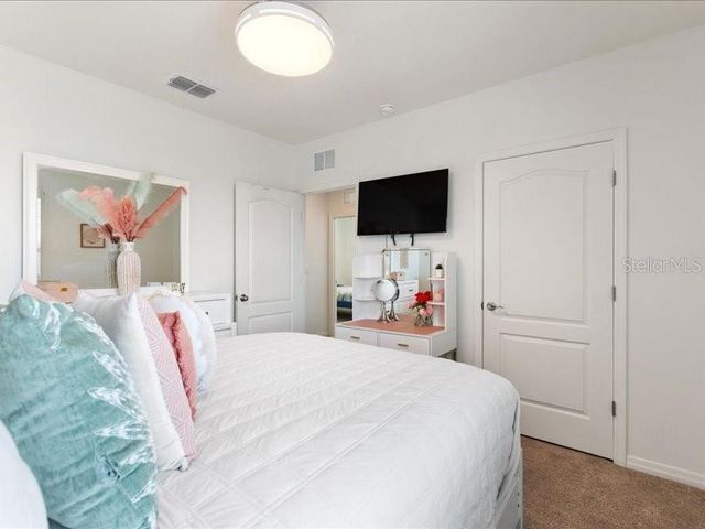 1157 CASCADES AVENUE, Davenport, FL 33837