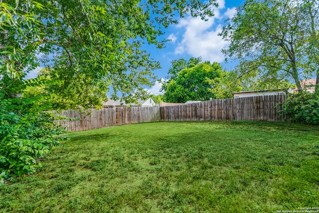 5978 SUNRISE BEND DR, San Antonio, TX 78244