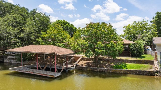 706 Tahiti Drive, Granbury, TX 76048
