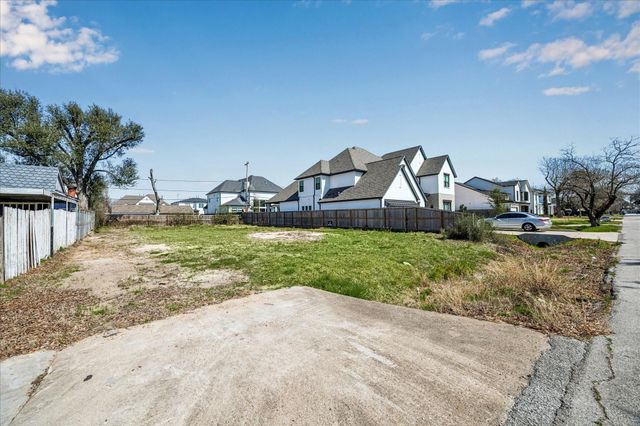 6626 Sivley Street, Houston, TX 77055