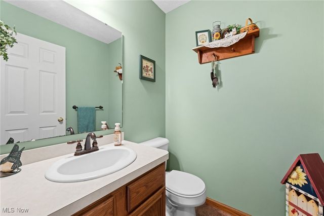 107 Cedar Glen, Chardon, OH 44024