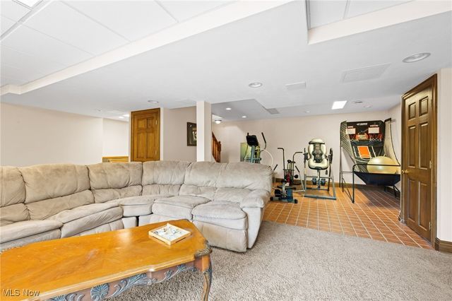 107 Cedar Glen, Chardon, OH 44024