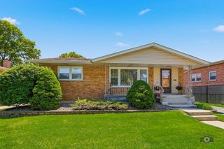 5233 Oak Center Drive, Oak Lawn, IL 60453