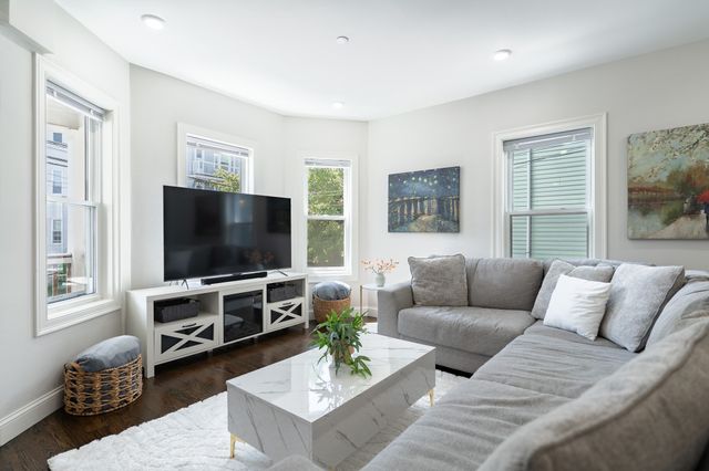16 Willard Ave 1A, Medford, MA 02155