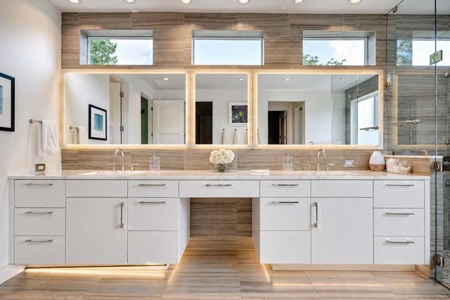 9210 W Lake Highlands Drive, Dallas, TX 75218