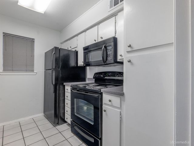 4643 Wild Indigo Street 393, Houston, TX 77027