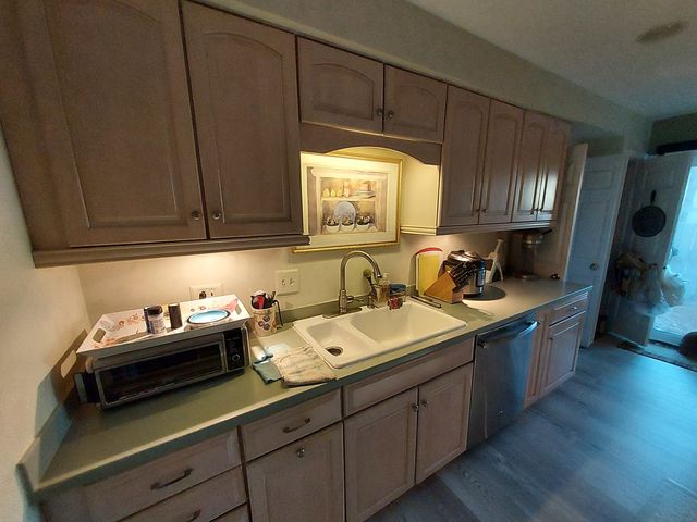 787 Oak Hill Road 467, Lake Barrington, IL 60010