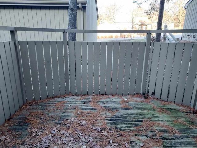 787 Oak Hill Road 467, Lake Barrington, IL 60010