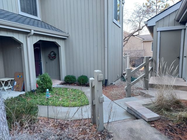 787 Oak Hill Road 467, Lake Barrington, IL 60010