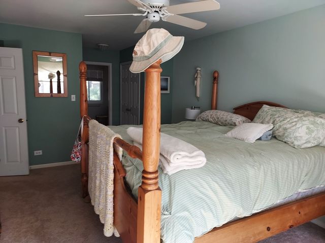 787 Oak Hill Road 467, Lake Barrington, IL 60010