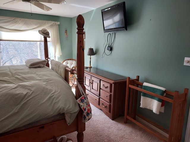 787 Oak Hill Road 467, Lake Barrington, IL 60010