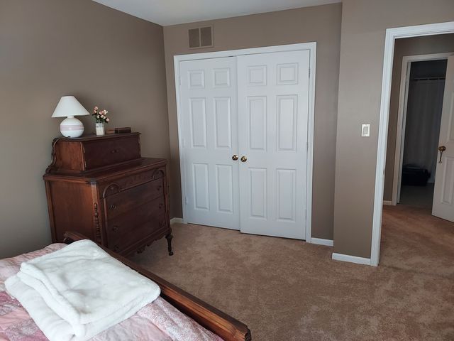 787 Oak Hill Road 467, Lake Barrington, IL 60010