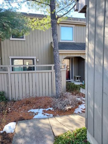 787 Oak Hill Road 467, Lake Barrington, IL 60010