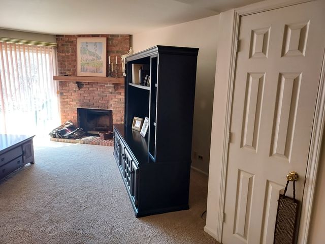 787 Oak Hill Road 467, Lake Barrington, IL 60010