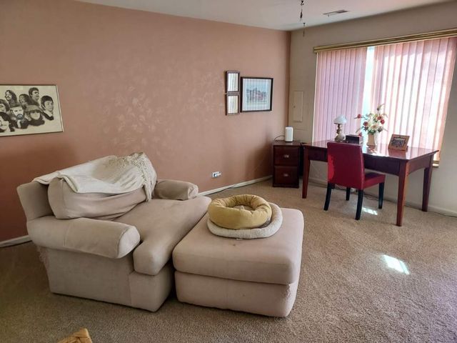 787 Oak Hill Road 467, Lake Barrington, IL 60010