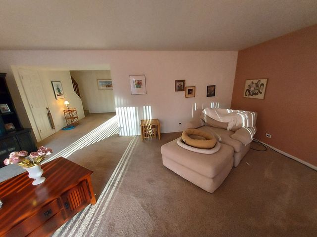 787 Oak Hill Road 467, Lake Barrington, IL 60010