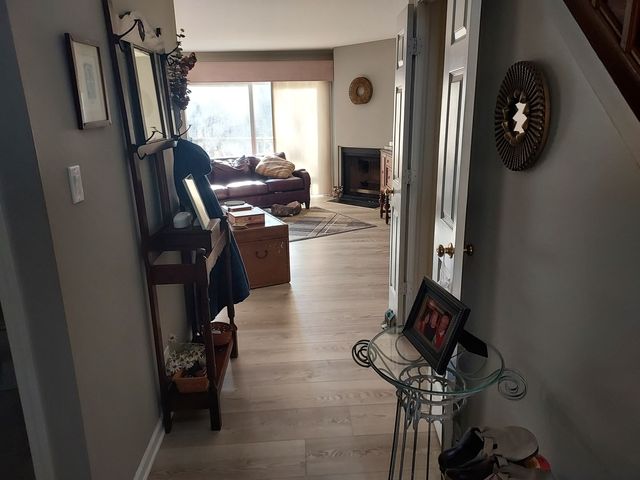 787 Oak Hill Road 467, Lake Barrington, IL 60010