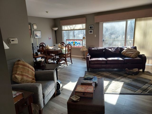 787 Oak Hill Road 467, Lake Barrington, IL 60010