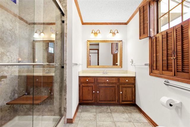 180 Highview Drive, Double Oak, TX 75077