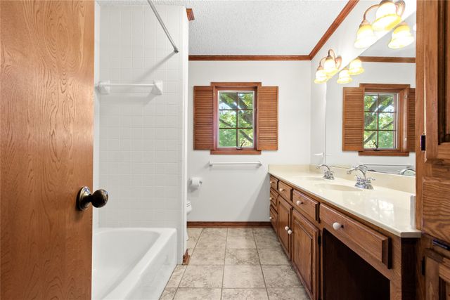 180 Highview Drive, Double Oak, TX 75077