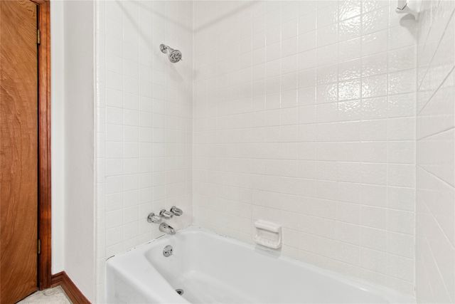 180 Highview Drive, Double Oak, TX 75077