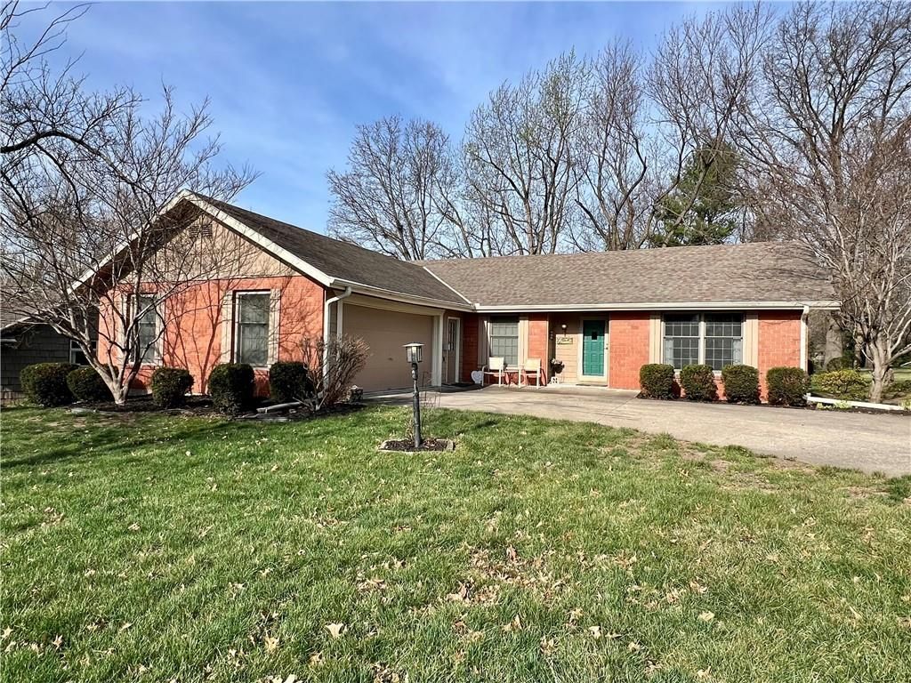 1106 Mockingbird Court, St Joseph, MO 64506