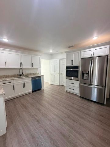 304 N Connett Street, Leonard, TX 75452