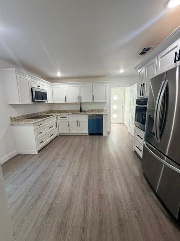 304 N Connett Street, Leonard, TX 75452
