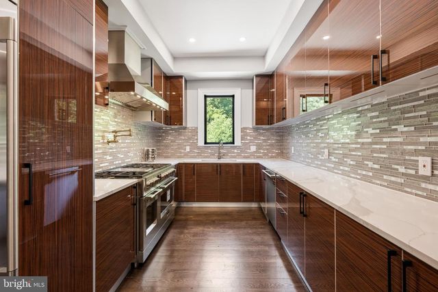 1332 MCCAY LN, Mclean, VA 22101