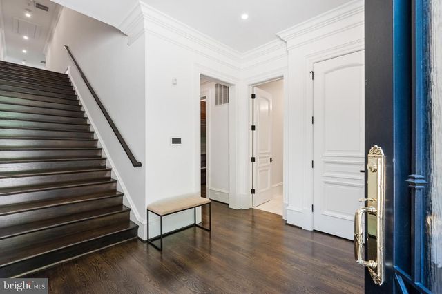 1332 MCCAY LN, Mclean, VA 22101