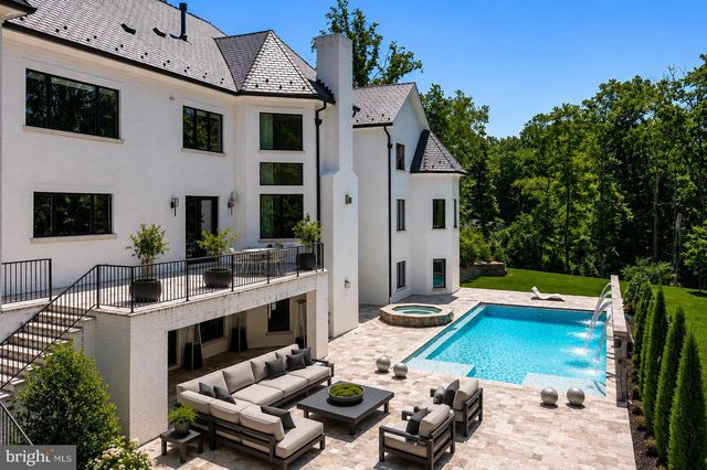 1332 MCCAY LN, Mclean, VA 22101